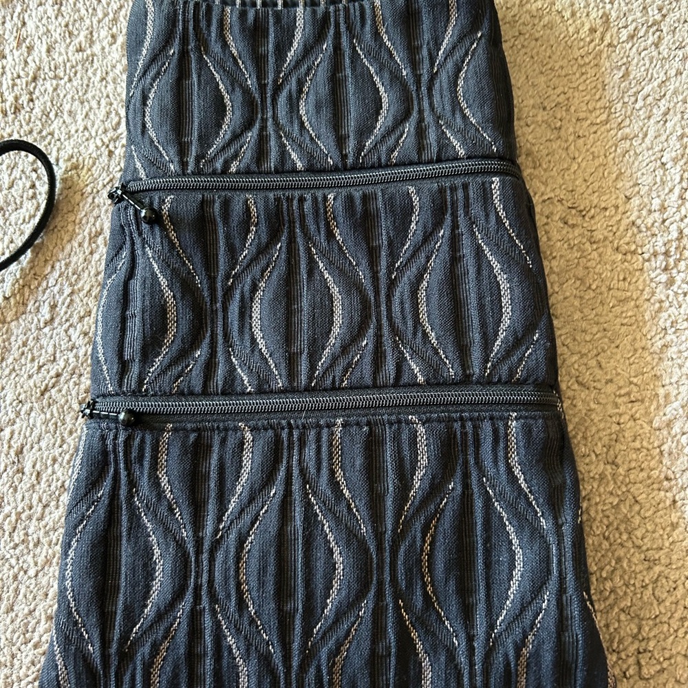 Stylish Black and Tan Quilted Bag